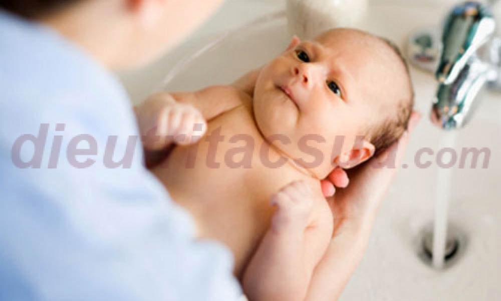 Phòng tránh tình trạng rụng tóc ở trẻ sơ sinh và trẻ nhỏ 