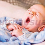 Trẻ sơ sinh ngủ ít vào ban ngày
